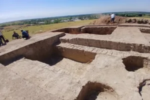 Archaeologists have discovered what is believed to be an 8th-century royal palace in the Samarkand region