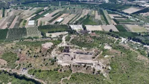 2,000-Year-Old Main Street Unearthed at Aspendos Reveals Shops, Sewers and a Monumental Gate