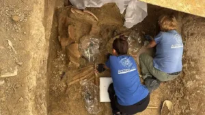 2,600-Year-Old Picene Prince’s Tomb with Chariot and Sealed Bronze Vessels Found in Central Italy