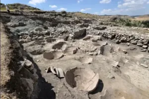 16 Massive Jars Reveal a 3,800-Year-Old Trade Center in Central Türkiye