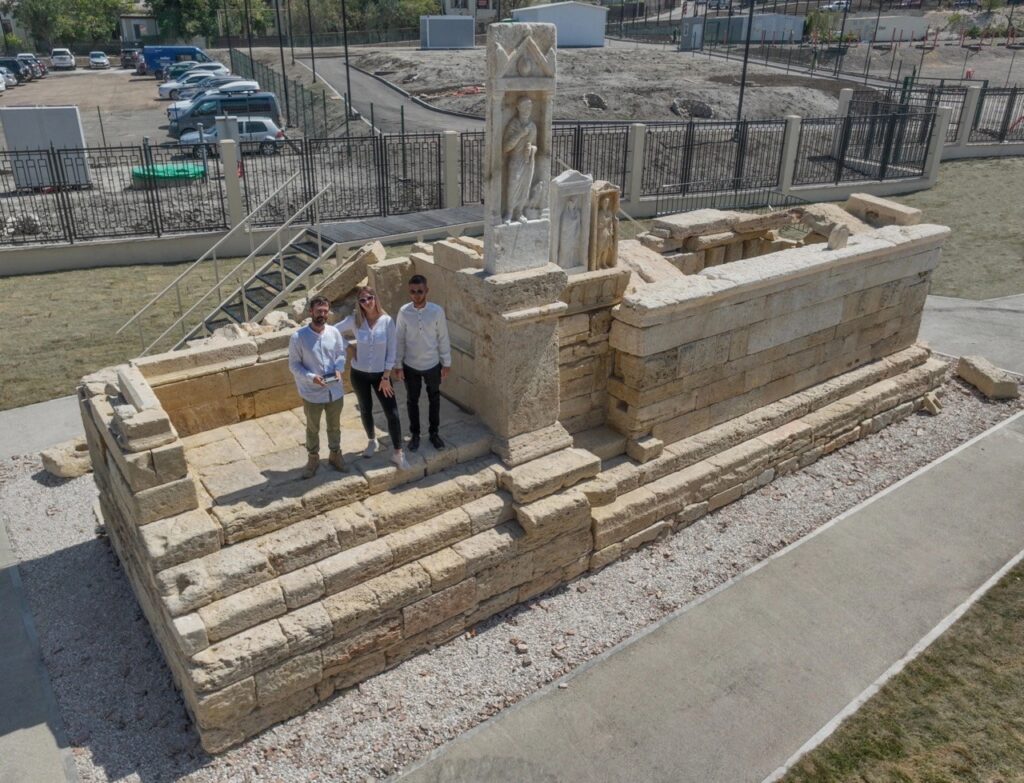 The tomb of Annion, the crypt-columbarium, and memorial stelae.