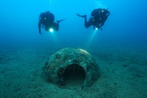 Massive Roman Dolium and Possible Shipwreck Discovered off Italy’s Elba Island
