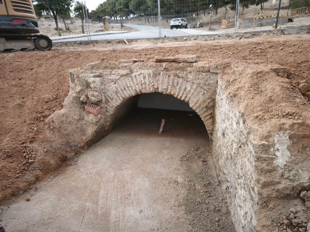 The bridge is not Roman. The road beneath its story is. Credit: Juan Ávila Gutierrez - Alcalde de Carmona (Sevilla)