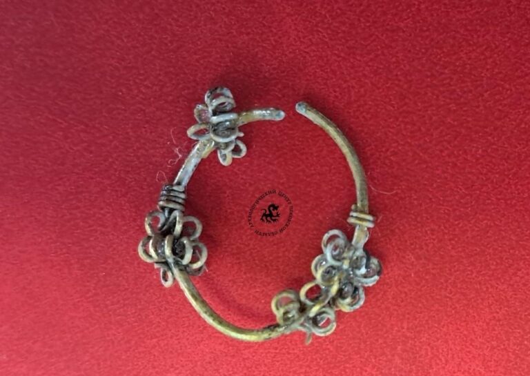 Rare Balkan-Style Temple Ring Found in Pskov, Only the Third from the Medieval City