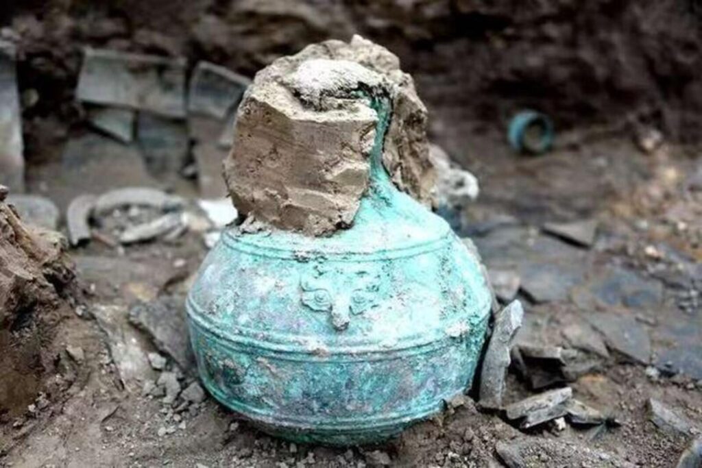 Excavated in situ inside a Warring States-period Qin tomb in Ningxia, this sealed bronze bottle was found to contain about 3.74 liters of an ancient cereal-based fermented drink. Credit: Ruru Chen - National Cultural Heritage Administration / 国家文物局