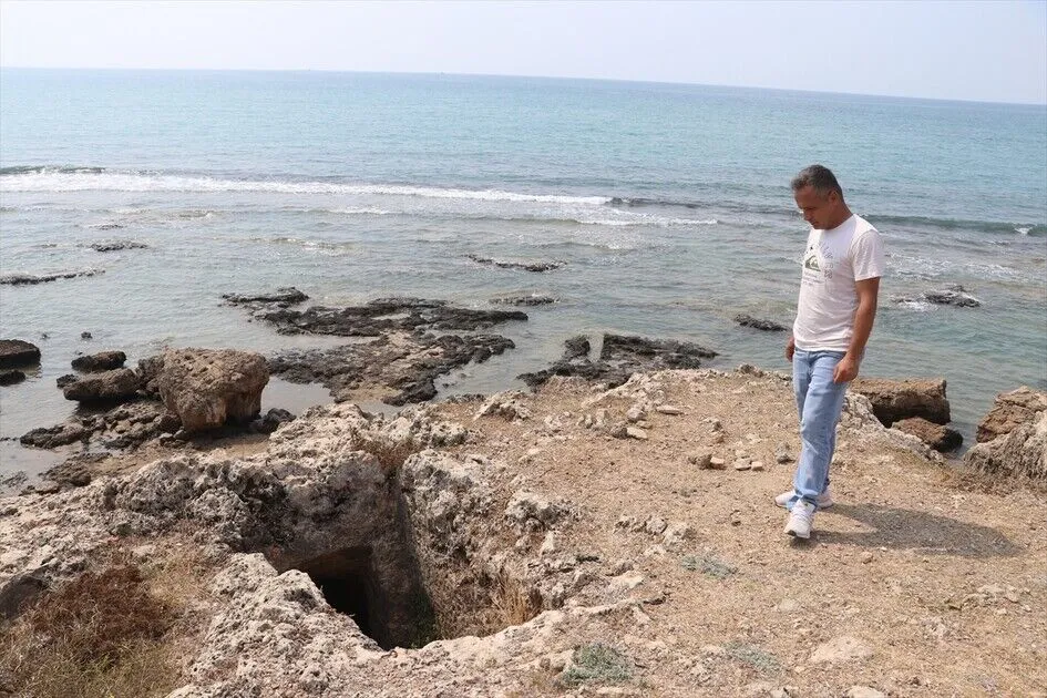 One of the cist graves uncovered in the necropolis of ancient Aigeai in Adana, southern Türkiye. Credit: AA