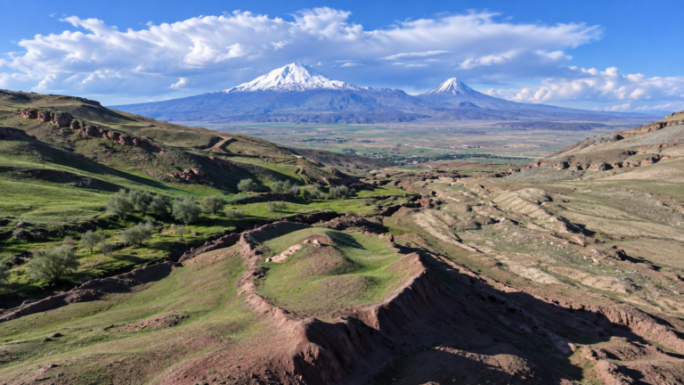 Noah’s Ark Mystery Deepens as New Discoveries Emerge Near Mount Ararat