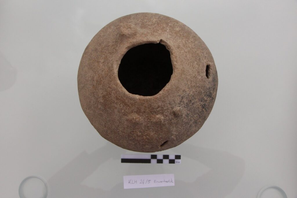 The approximately 4,000-year-old Hittite vessel from Külhöyük in which seed remains identified as Sevgi Çiçeği (Centaurea tchihatcheffii) were found. Credit: Republic of Türkiye Ministry of Culture and Tourism