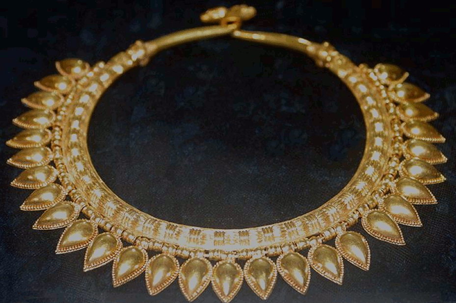 Gold necklace from the royal tombs at Nimrud.