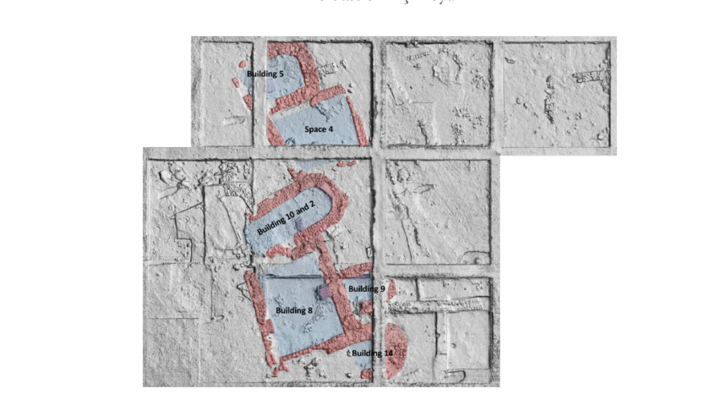 Archaeological plan showing apsidal and quadrangular buildings from Phase 4 of the Neolithic settlement at Ekşi Höyük.