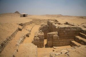 4,400-Year-Old Tomb of an Egyptian Judge Found at Saqqara with Colors Still on the Walls