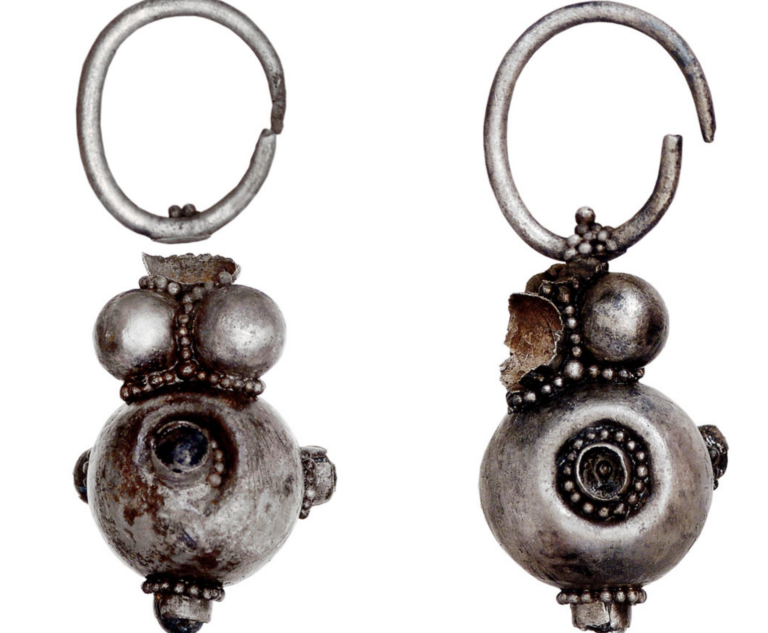 Byzantine Cosmetic Tools and Jewelry Found in 1,400-Year-Old Avar Women’s Graves