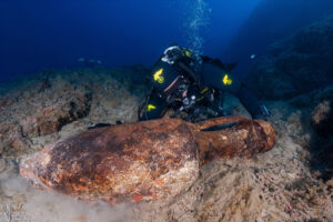 Roman “Ghost Shipwreck” Rediscovered Off Italy After 67 Years with Ancient Wine Amphorae