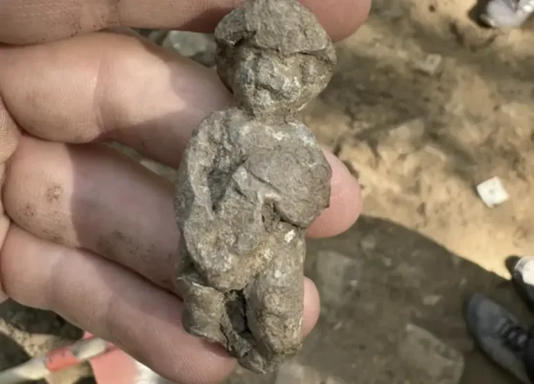 Archaeologists in Hungary have discovered a tiny lead Venus figurine at a Roman village.