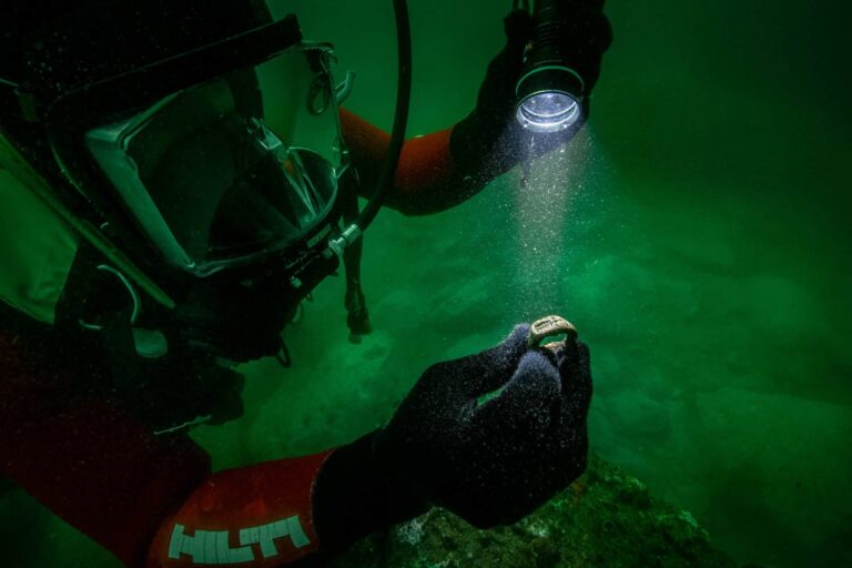 First-Ever Seal Ring Showing the Lighthouse of Alexandria Found in the Sunken Royal Quarter
