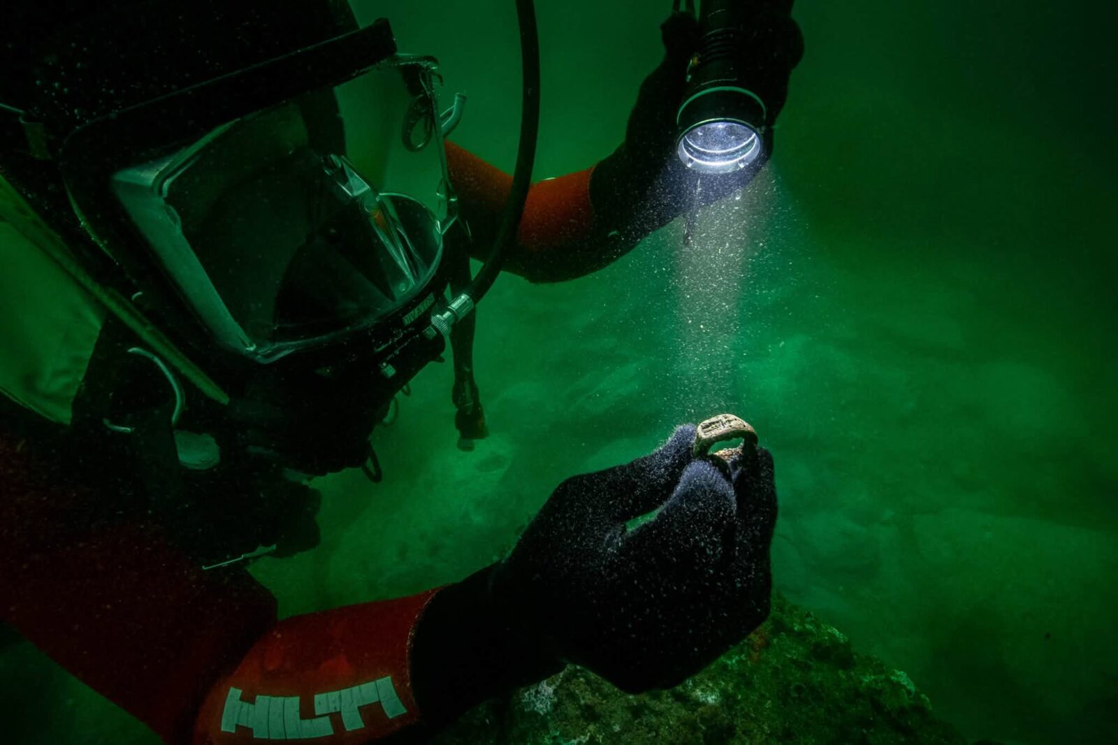 Photograph accompanying Underwater archaeologists recover a Pharos-engraved signet ring from Alexandria's sunken palace