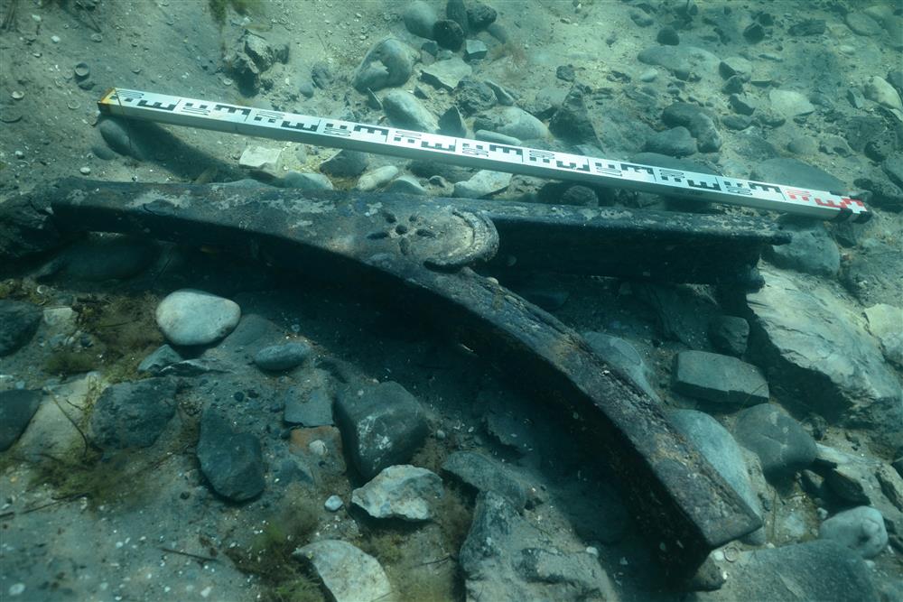 Naval ram and nails in situ.