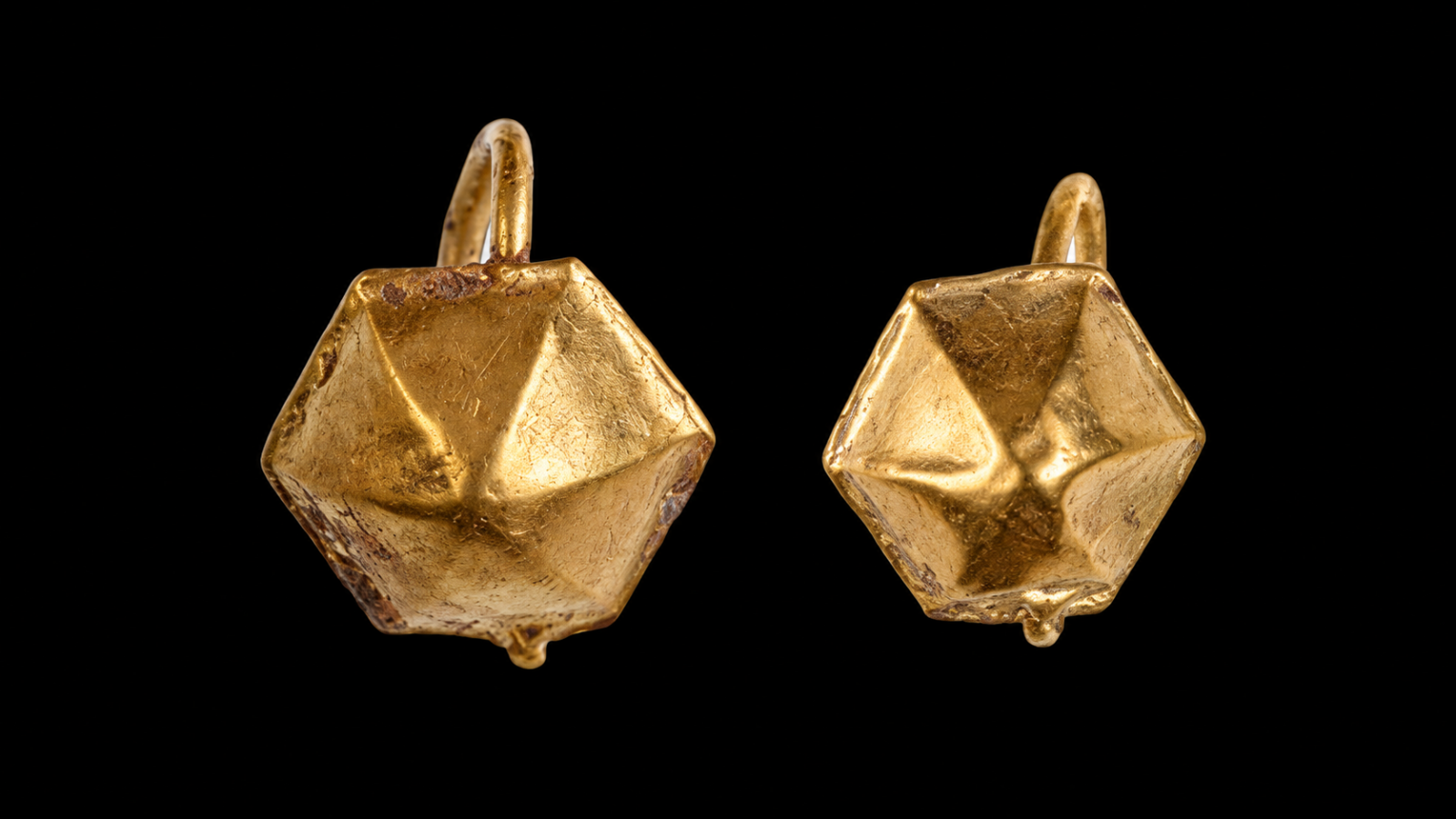 Gold Earrings and Roman Emperor's Coin Found in 1,750-Year-Old Child's Grave in Bulgaria | Arkeonews